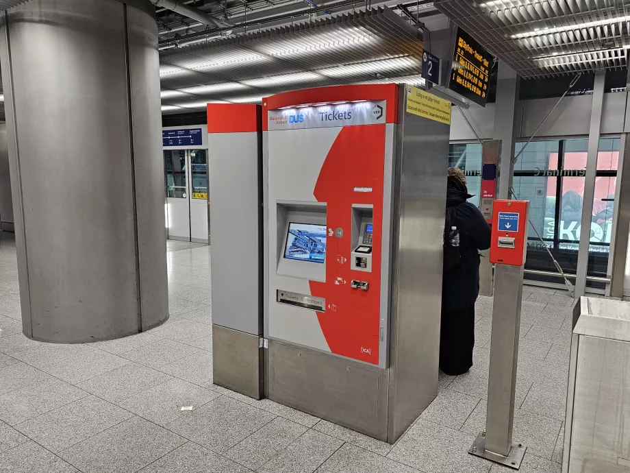 Automat biletowy, SkyTrain