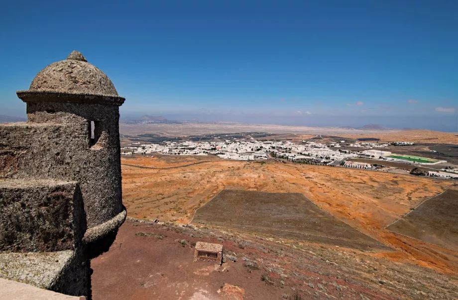 Widok na Teguise z zamku