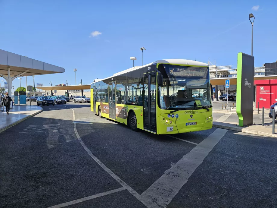 Autobus wahadłowy między terminalami