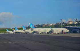 Samolot Azores Airlines na lotnisku Ponta Delgada