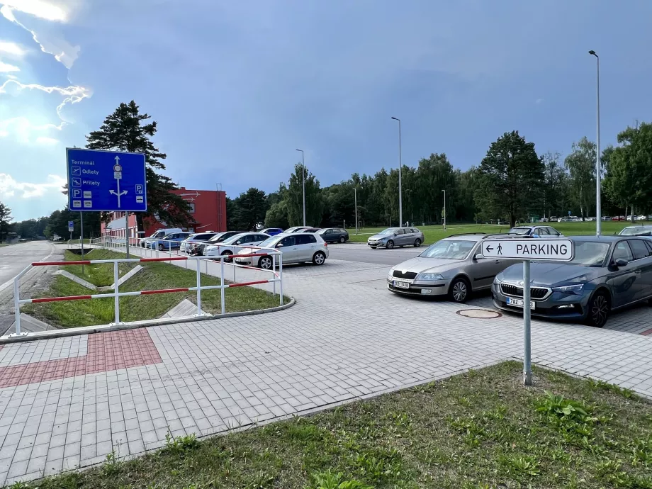 Parking na lotnisku w Czeskich Budziejowicach