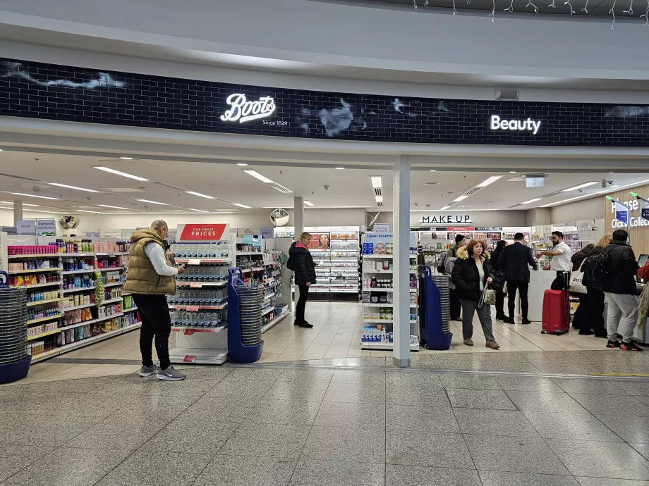 Boots Pharmacy, hala przylotów