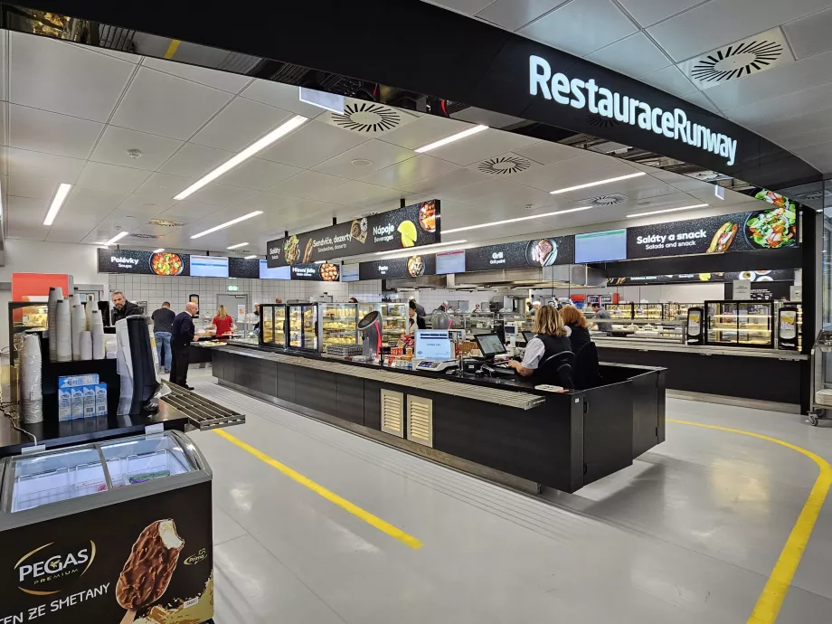 Restauracja na pasie startowym, Terminal 1