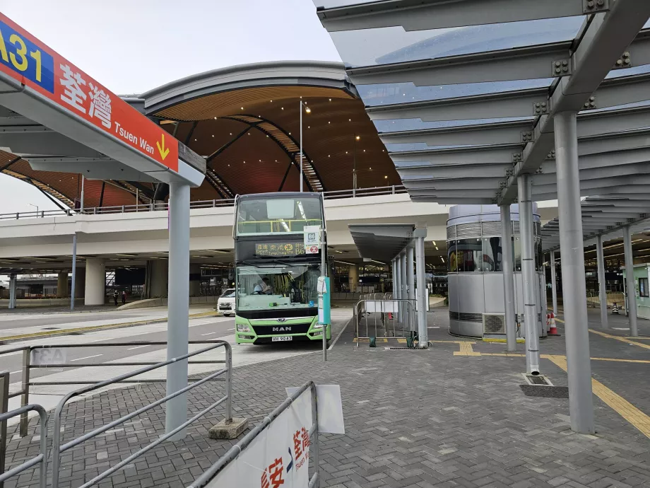 Kierunek przystanku autobusowego MTR Tung Chung