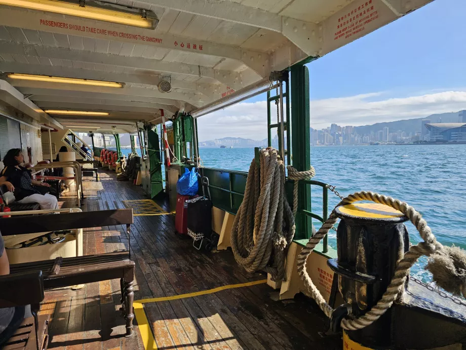 Dolny pokład promu Star Ferry