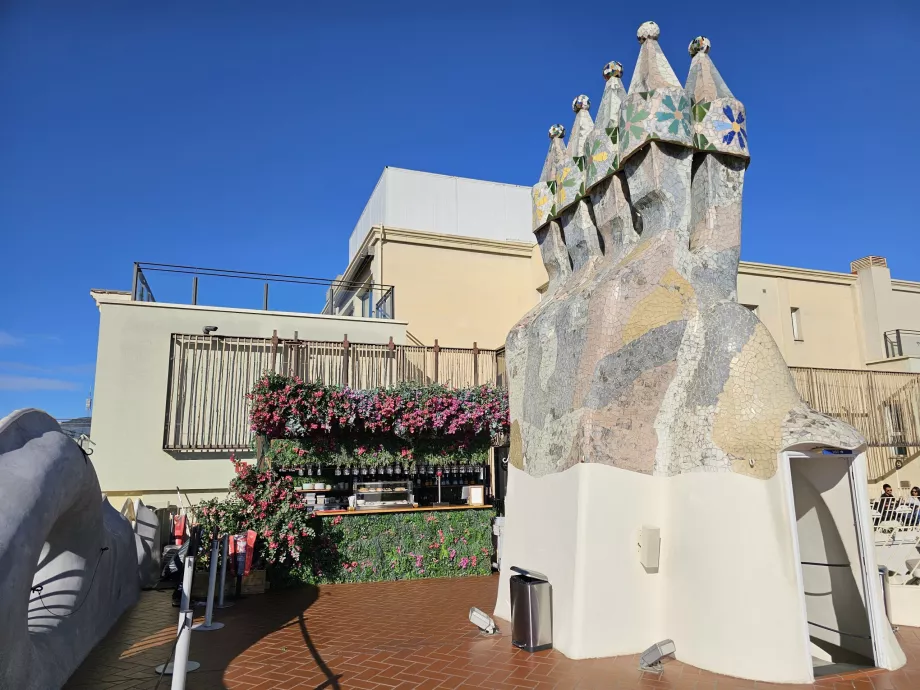 Taras i bar, Casa Battlo na dachu