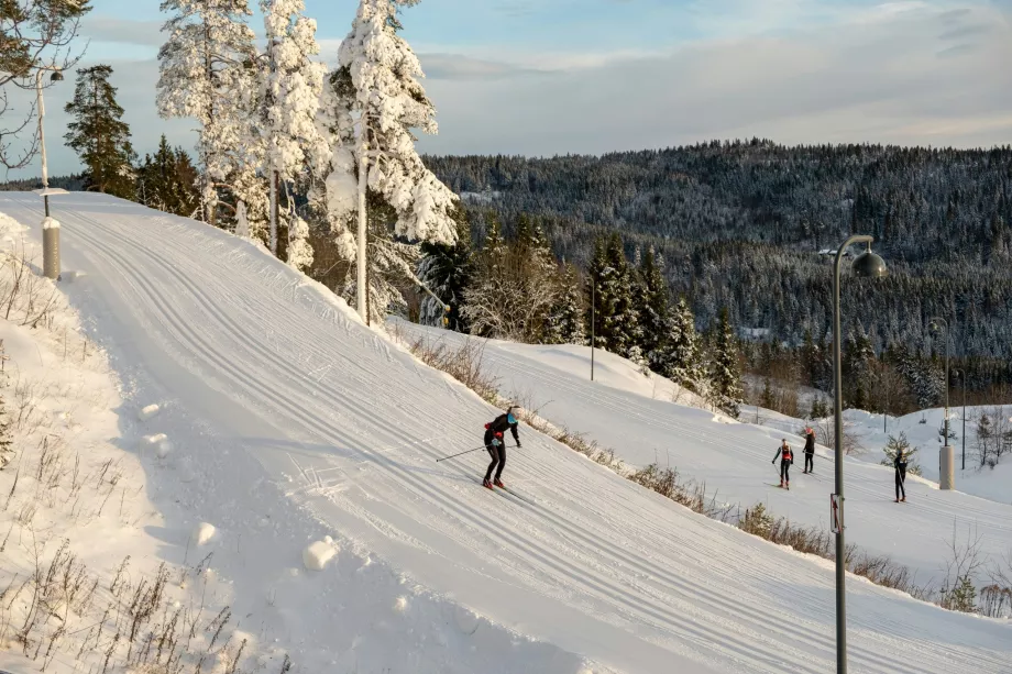 Jazda na nartach w Holmenkollen