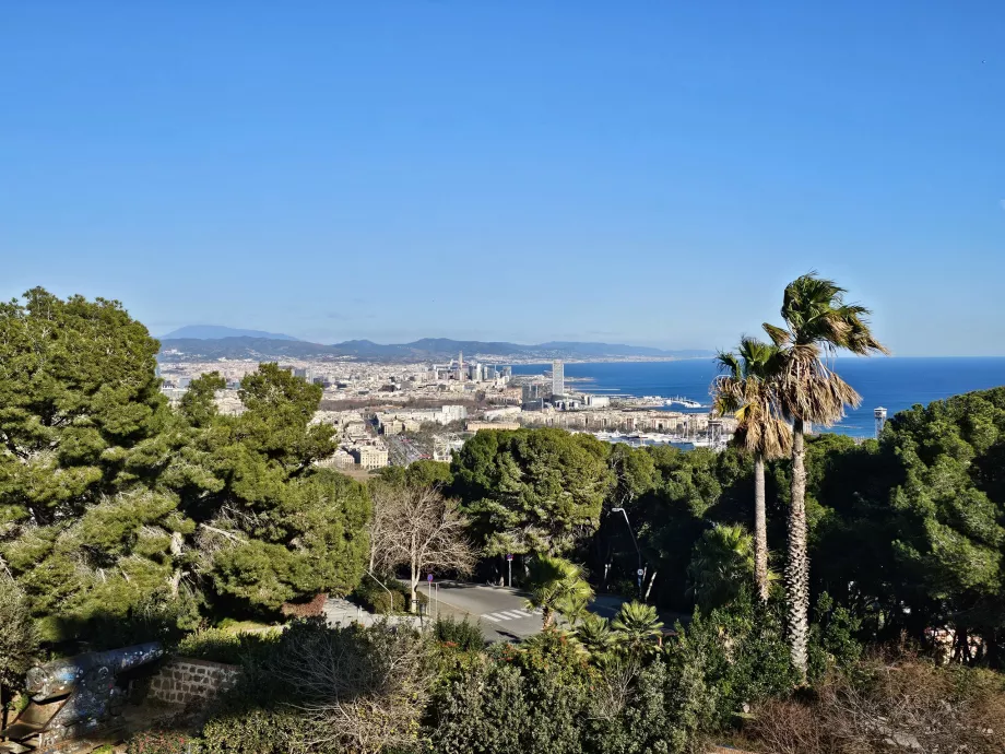 Widok na Barcelonę z Castell de Montjuic