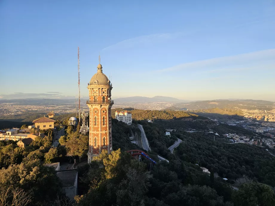 Widok z tarasu świątyni Tibidabo