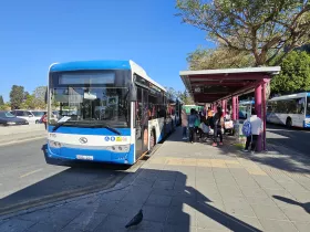 Cypryjski transport publiczny - autobusy komunikacji miejskiej w Larnace i Nikozji
