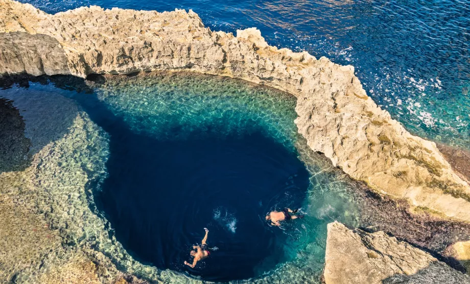 Blue Hole dla spokojnego morza