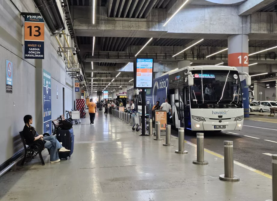 Autobus z lotniska w Stambule na lotnisko Sabiha Gokcen