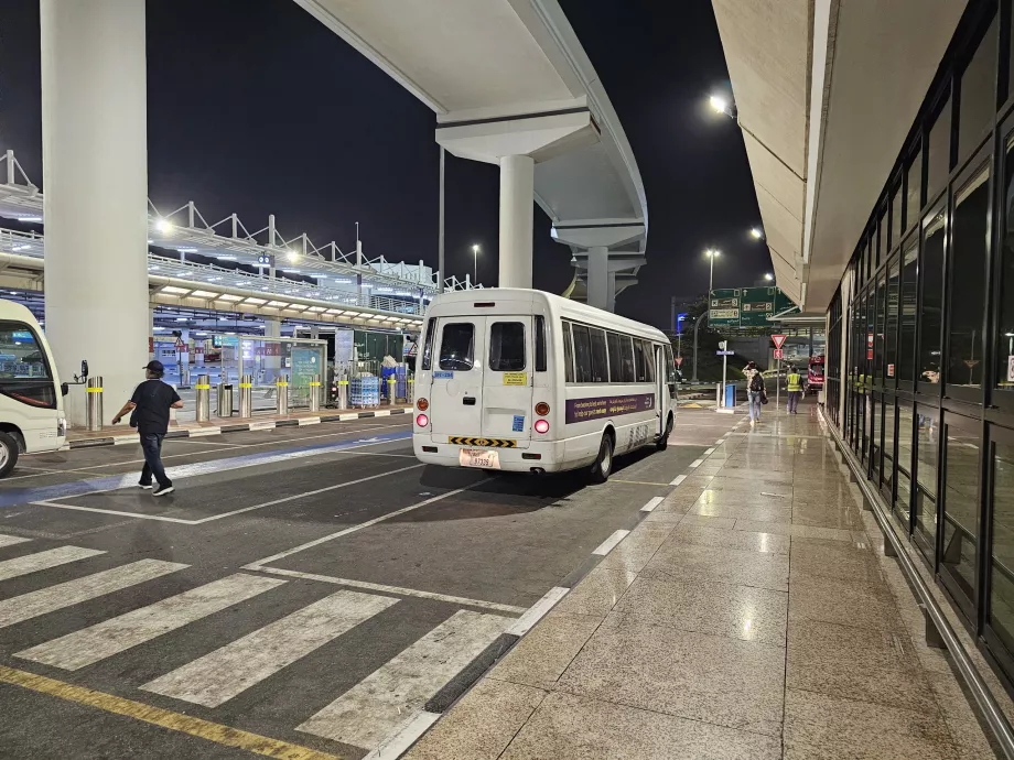 Przystanek hotelowego transportu wahadłowego, Terminal 1