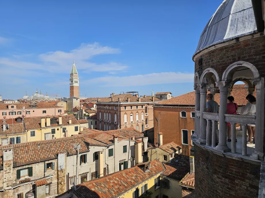 Widok z Palazzo Contraini del Bovolo