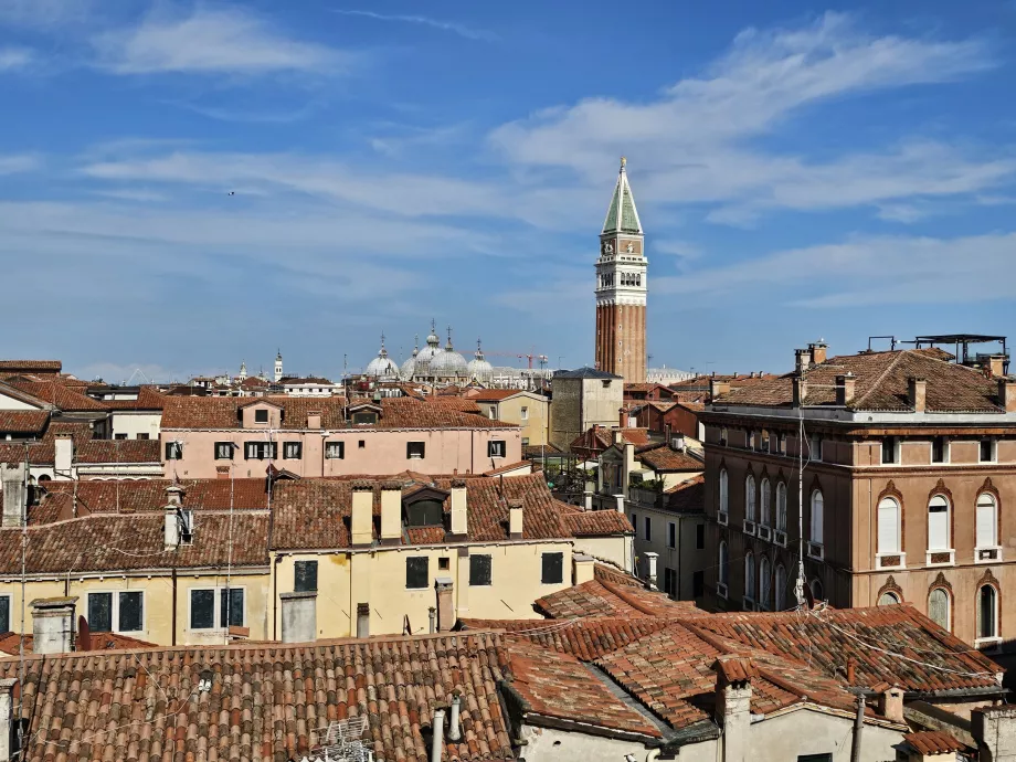 Widok z Palazzo Contarini del Bovolo