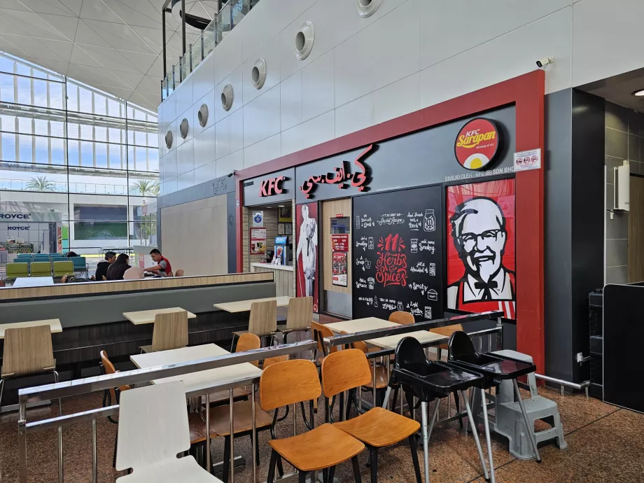 KFC, hala przylotów, strefa publiczna