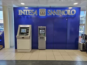 Bankomat na lotnisku w Bolonii