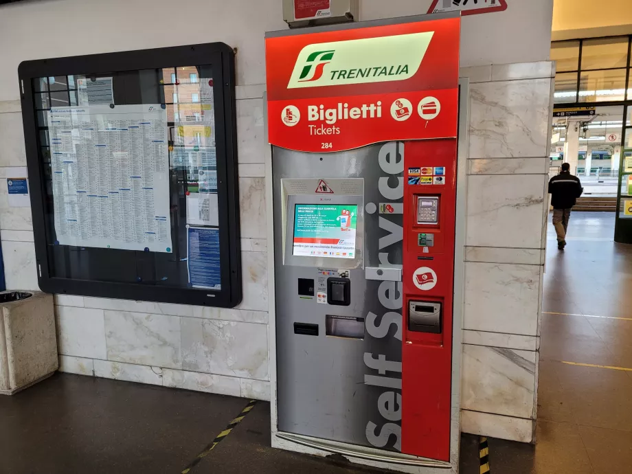 Automat do sprzedaży biletów kolejowych