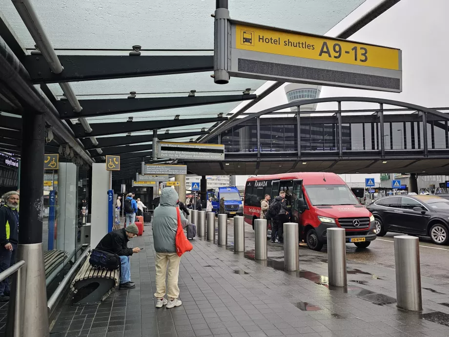 Przystanek hotelowego autobusu wahadłowego