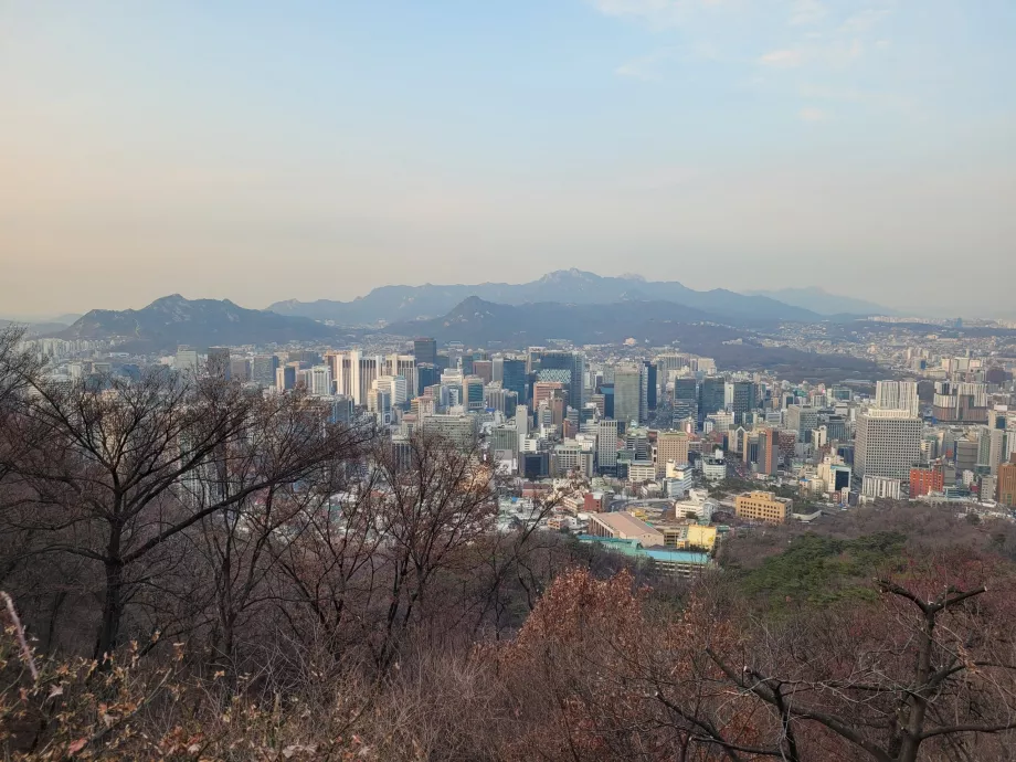 Widok ze wzgórza Namsan