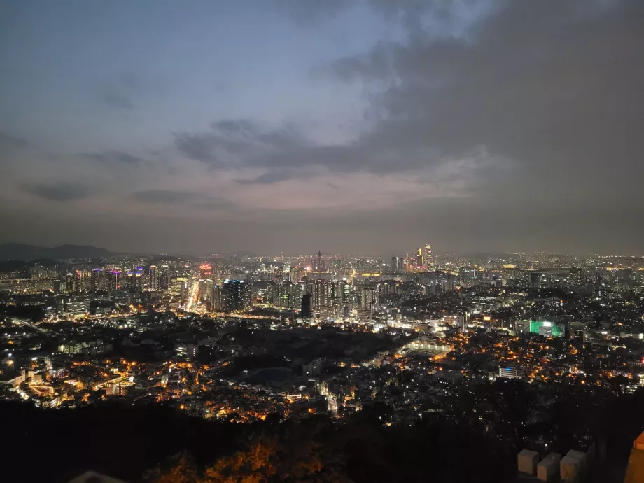 Widok ze wzgórza Namsan