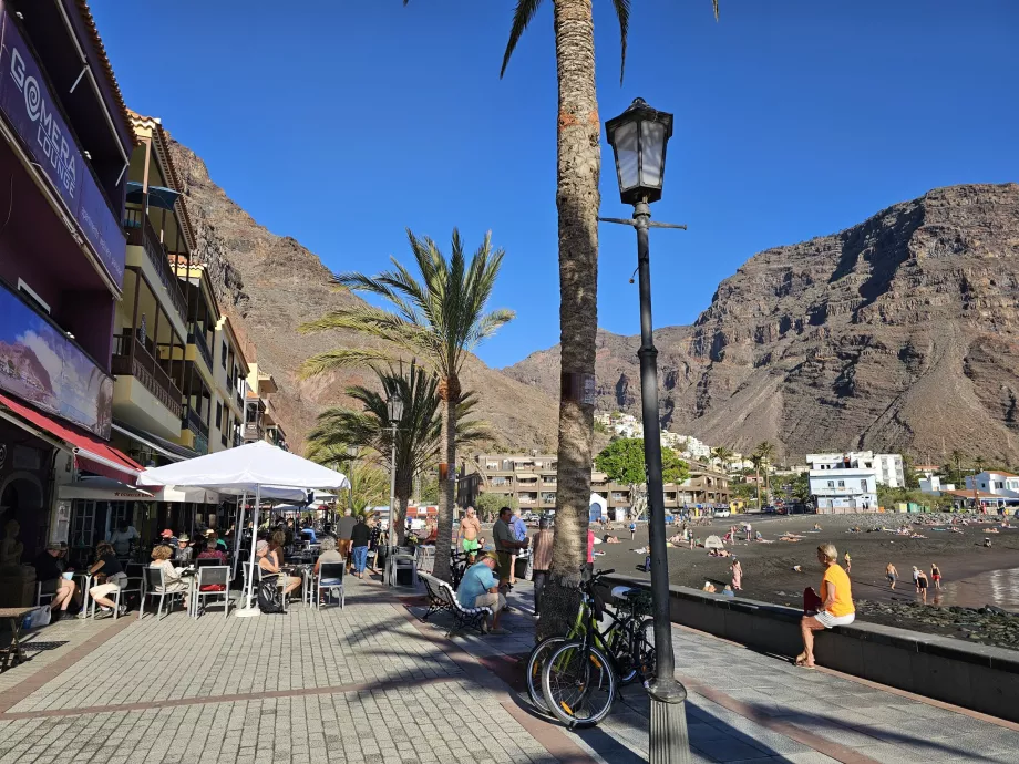 Playa de la Calera, promenada