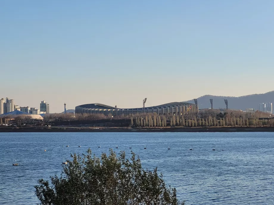 Stadion Olimpijski z parku Ttukseom