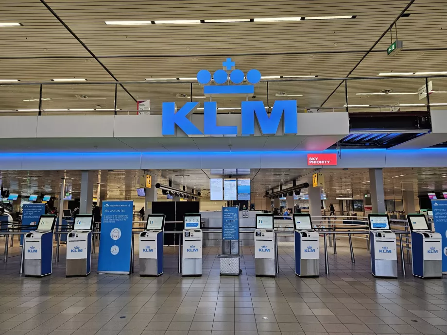 Stanowiska odprawy KLM w Amsterdamie