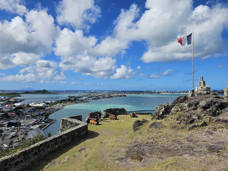 Widok z Fort Louis, Marigot