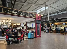 Punkt gastronomiczny, strefa publiczna, Terminal 2