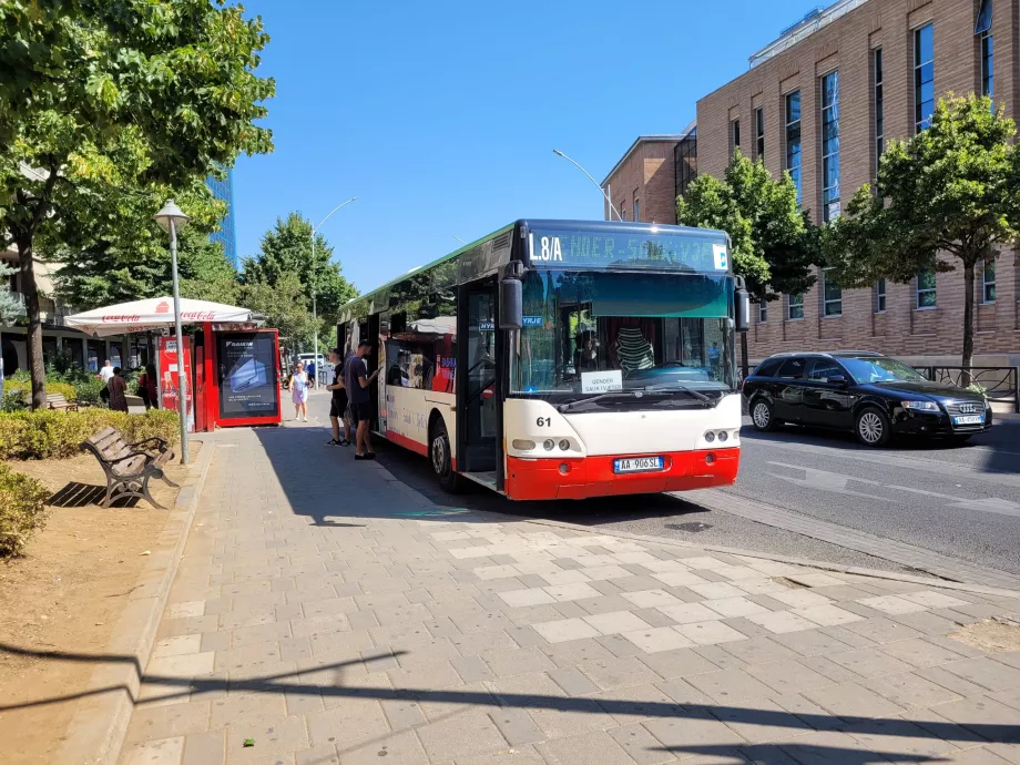 Autobus Tirana