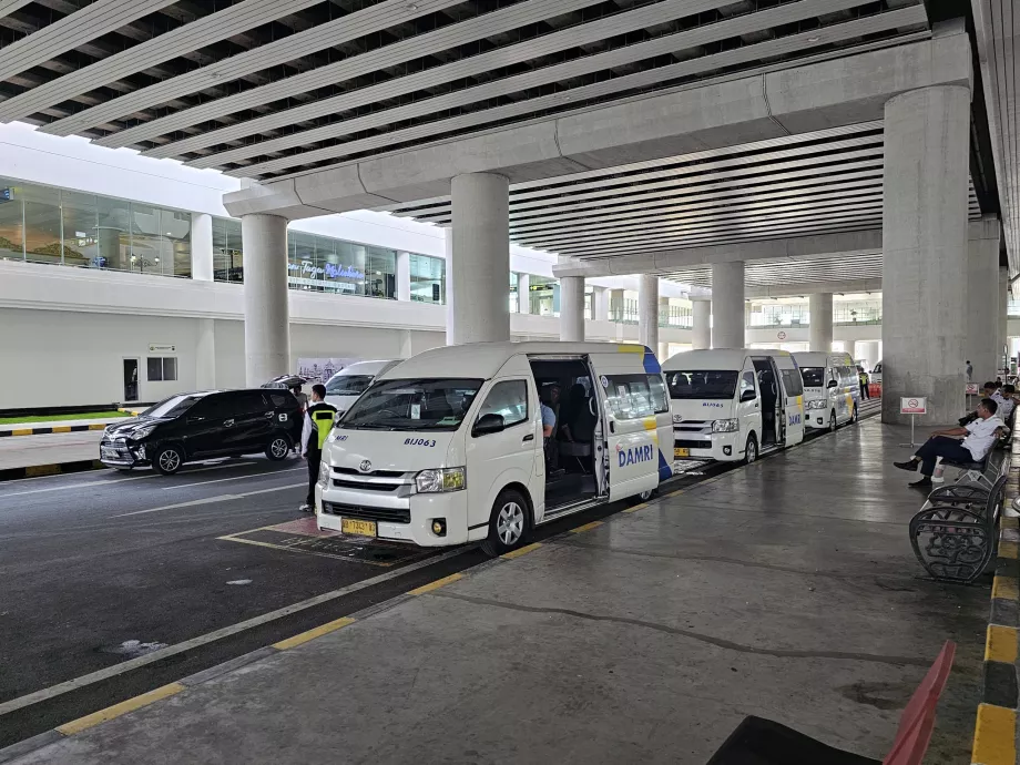 Minibus DAMRI