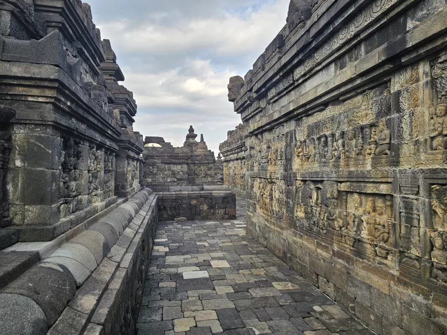 Dekoracje i płaskorzeźby, świątynia Borobudur