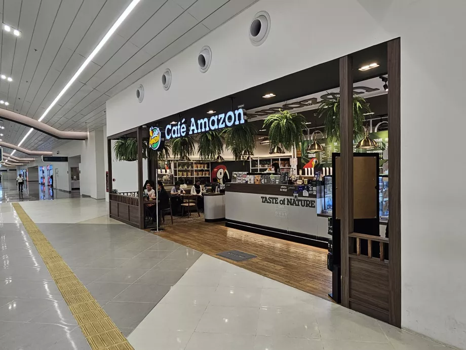 Café Amazon, hala przylotów