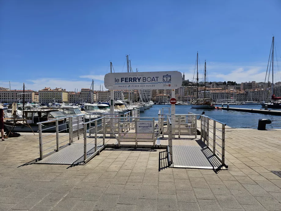 Przystań promowa przez Vieux Port