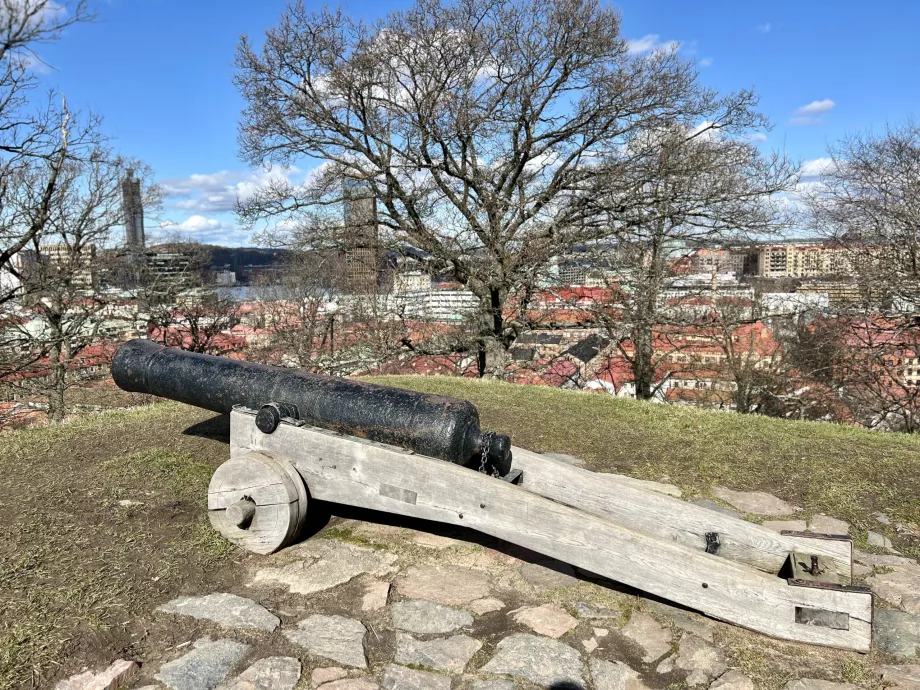 Historyczna armata w Skansen Kronan