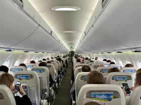 Wnętrze samolotu airBaltic Airbus A220