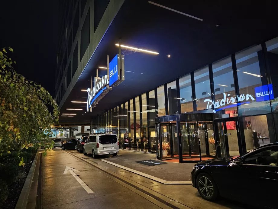 Hotel Radisson Blu, lotnisko ZRH