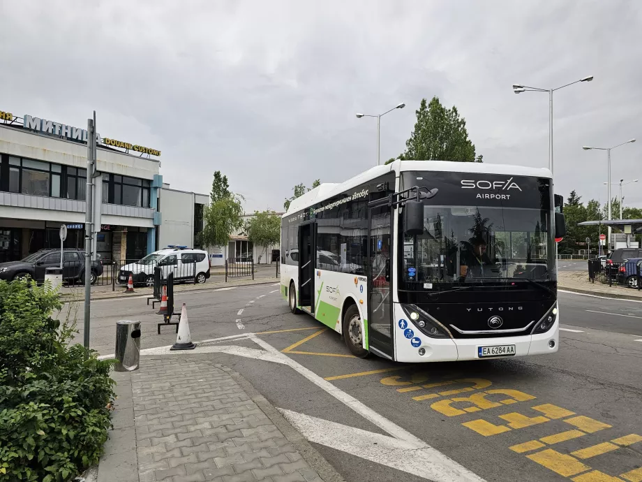 Autobus wahadłowy między terminalami