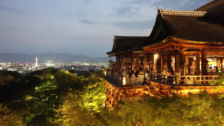 Kiyomizu-dera nocą