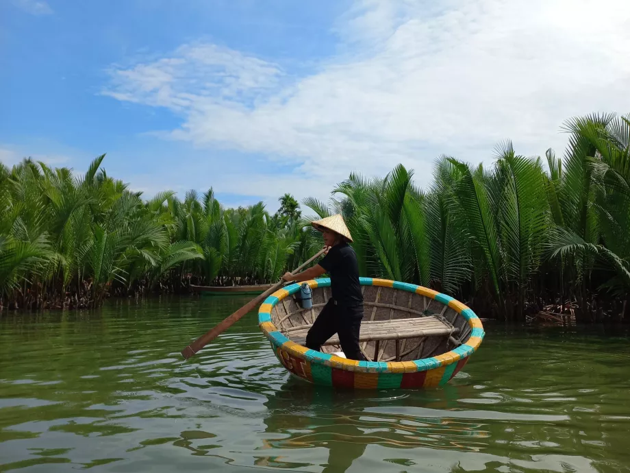 Bambusowa łódź, Hoi An, Wietnam